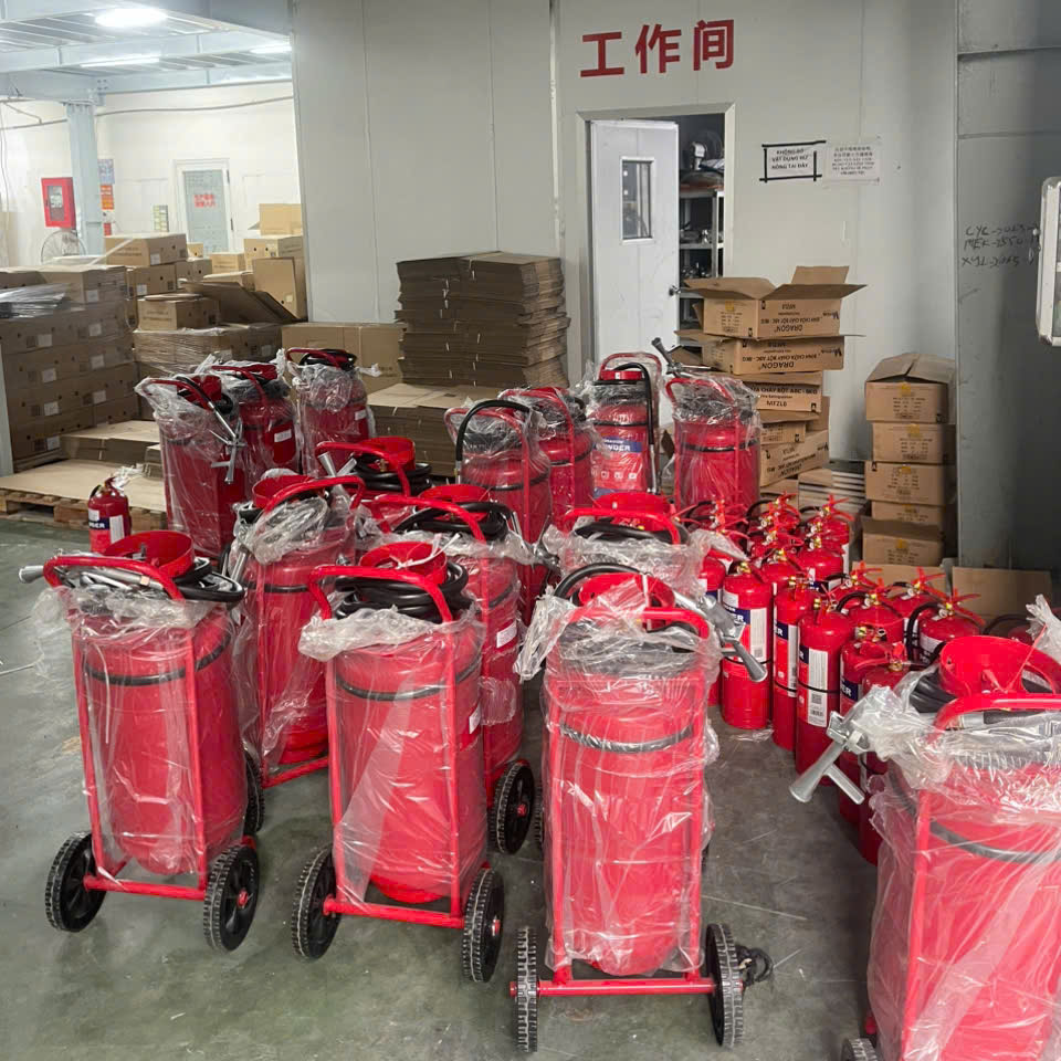 Bán bình chữa cháy ở Thuận An. Giao hàng tận nơi và hướng dẫn sử dụng cho khách hàng Bán bình chữa cháy ở Thuận An. Giao hàng tận nơi và hướng dẫn sử dụng cho khách hàng