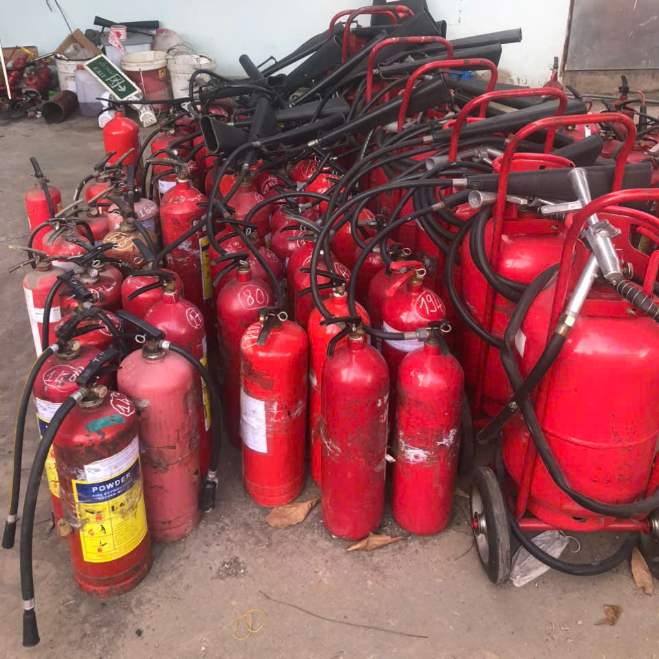 nhận nạp bình chữa cháy đủ các loại, lớn nhỏ, bình bột, bình CO2... nhận nạp bình chữa cháy đủ các loại, lớn nhỏ, bình bột, bình CO2...